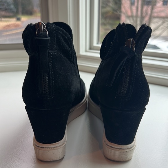 Sofft Seabrook Black Suede Wedge Sneaker - Picture 3 of 10